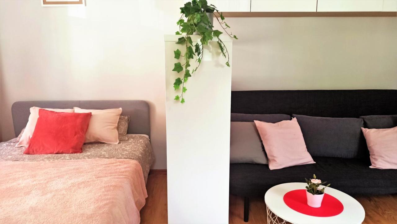 Apartament Malinowy Swietoduska 12 Lublino Esterno foto